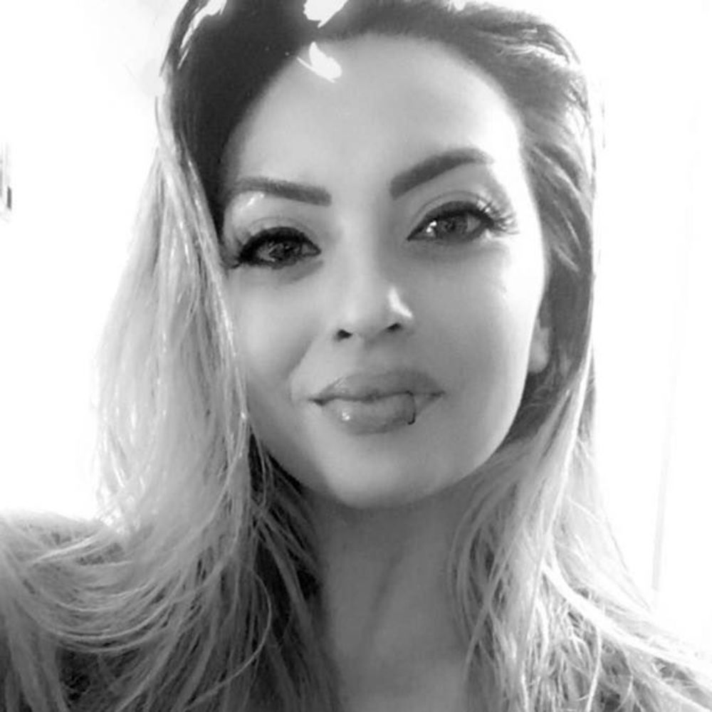 Meet your Posher, Adrienne